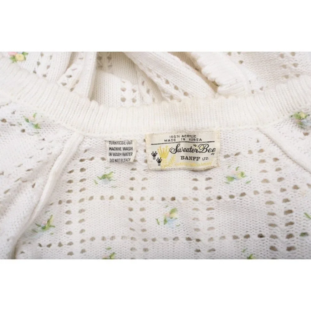 Vintage Banff Sweater Bee Womans Cardigan Sweater Sz S White Flowers embroidery